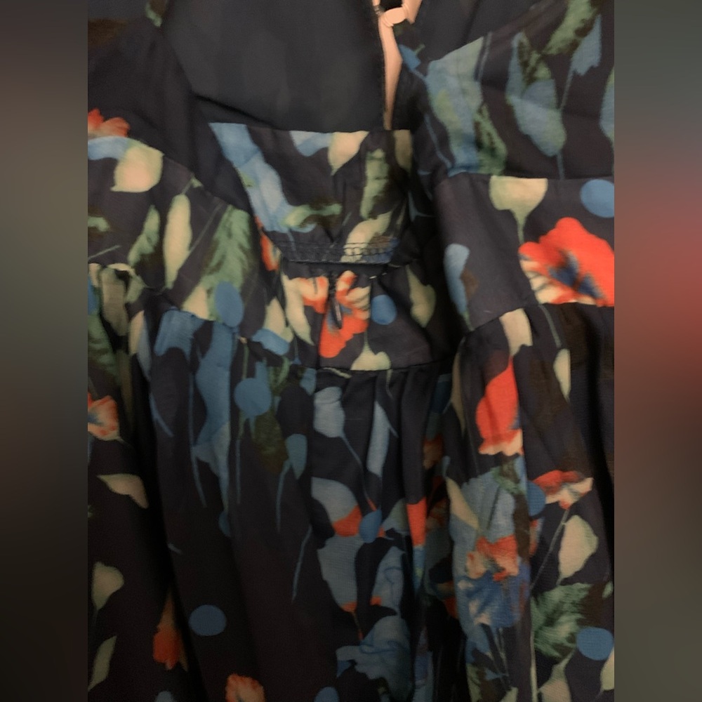 NWOT. Beautiful open back maxi dress. - Picture 4 of 6